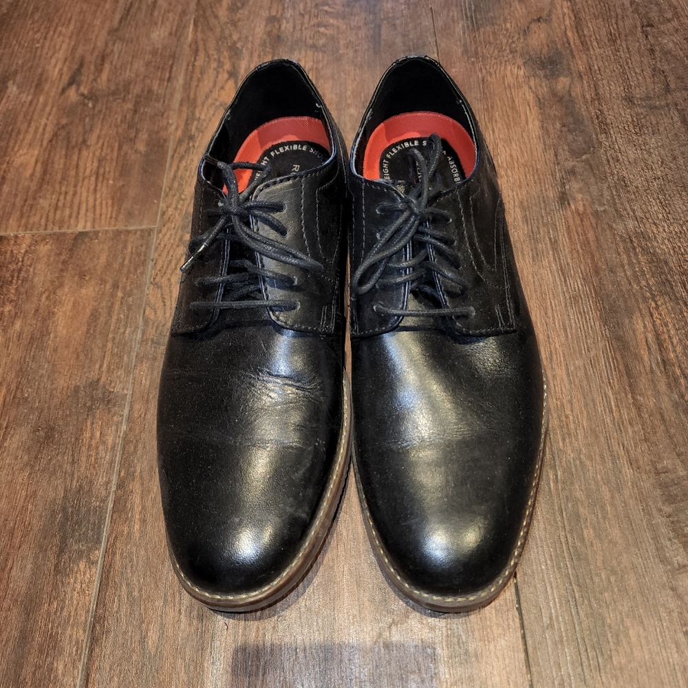 Dress shoes